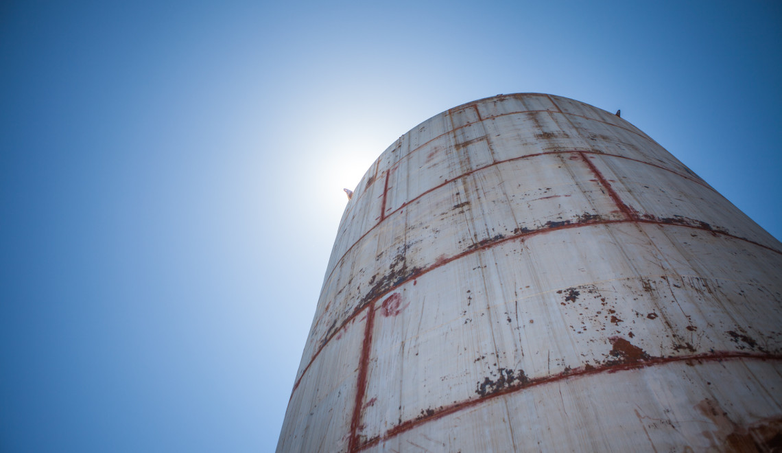 How an Abandoned Water Tank in the Colorado Desert Became a Musical Marvel